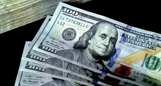Казахстанцы перестали скупать доллары в период скачка курса 