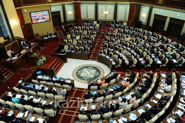 Депутаты поддержали идею Нурсултана Назарбаева об увеличении казахстанских военных в миссиях ООН
