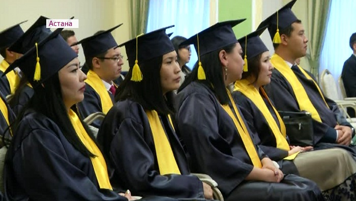  Магистры права: в Астане вручили дипломы первым выпускникам Академии Правосудия