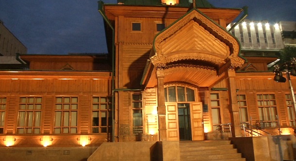Единый архитектурный стиль: в Алматы подсветка украсила здания филармонии и музея музыкальных инструментов 