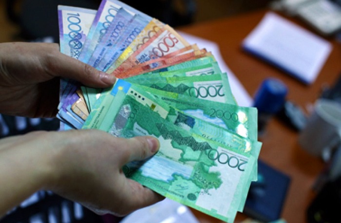 Средняя зарплата в Казахстане по итогам полугодия составила 162 000 тенге