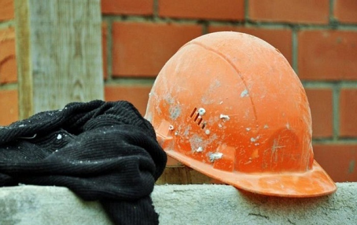 Рабочий погиб под завалами грунта в Костанайской области