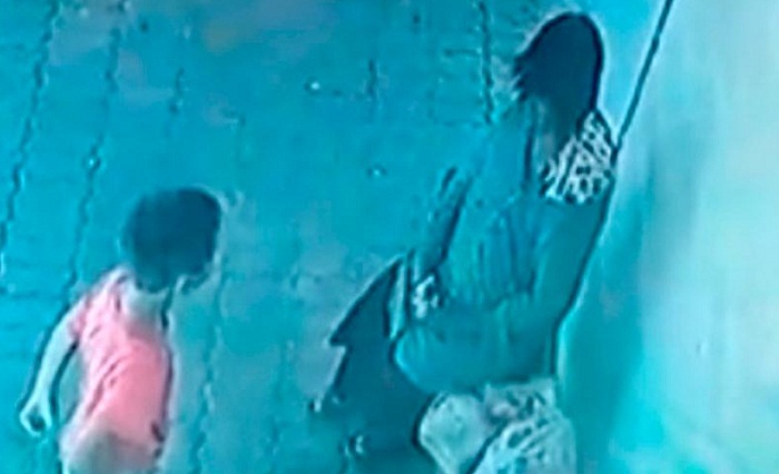 Мальчик издевался над женщиной в Капшагае: установлена личность пострадавшей