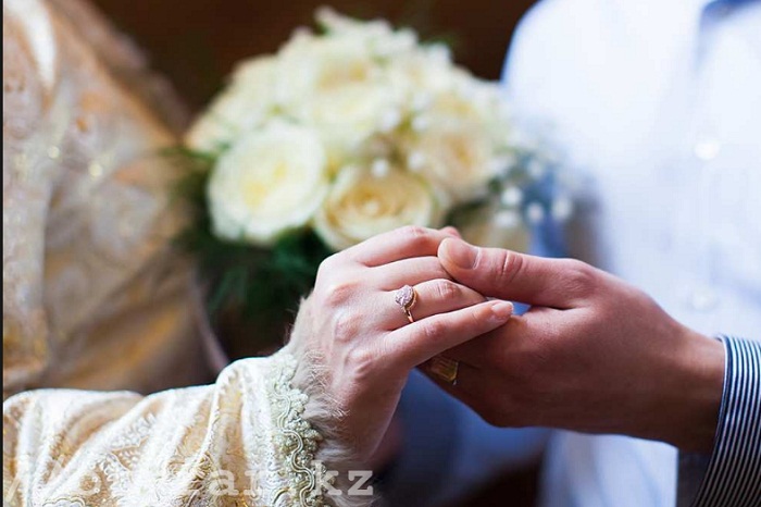 Ежегодно в Казахстане заключается около 3 тыс. браков с несовершеннолетними