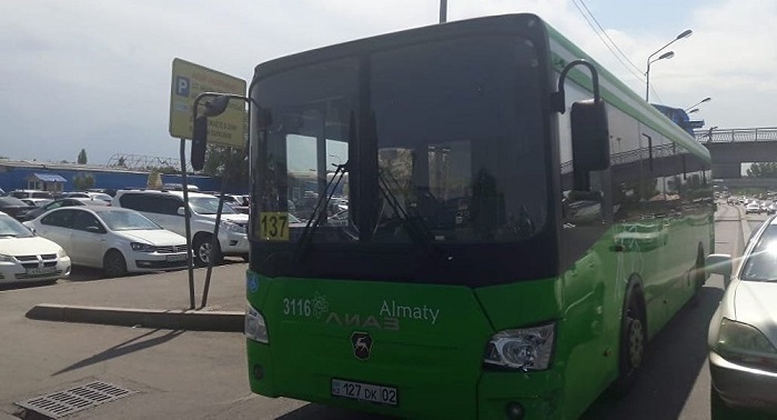 ДТП в Алматы с участием автобуса: 12 пассажиров пострадали
