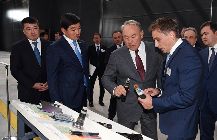 Нурсултан Назарбаев посетил Индустриальную зону Алматы