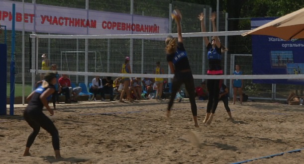 Новый центр пляжного волейбола собрал 16 команд на соревнованиях в Алматы 