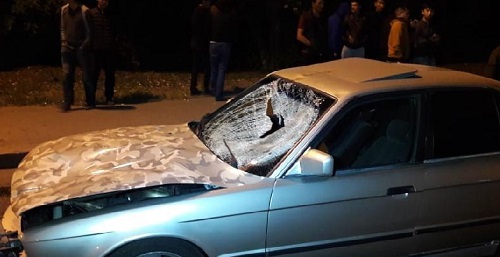 Сбитый пешеход влетел в салон авто в Алматы