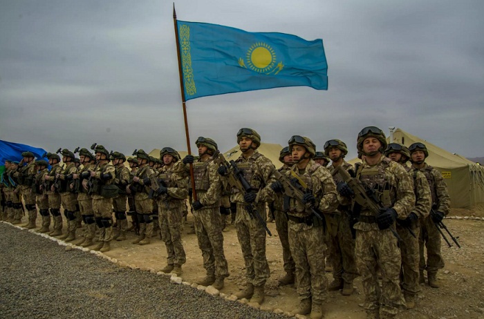 Казахстанской армии нужны молодые люди с высшим образованием