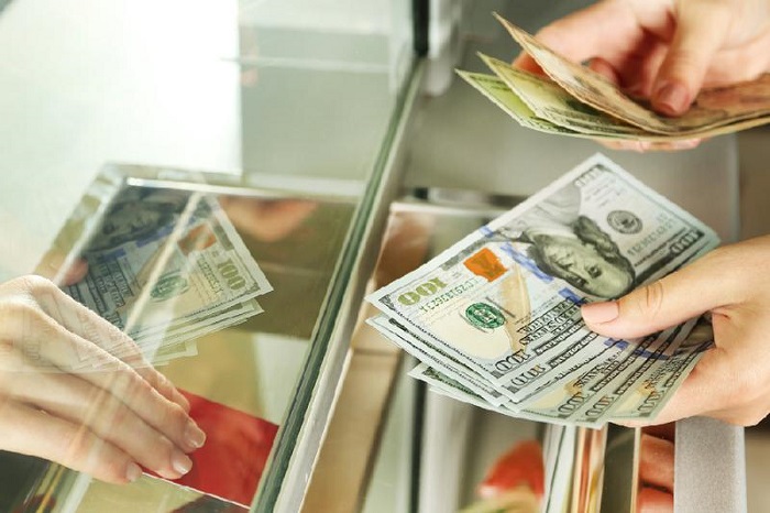Казахстанцы стали больше денег отправлять за границу