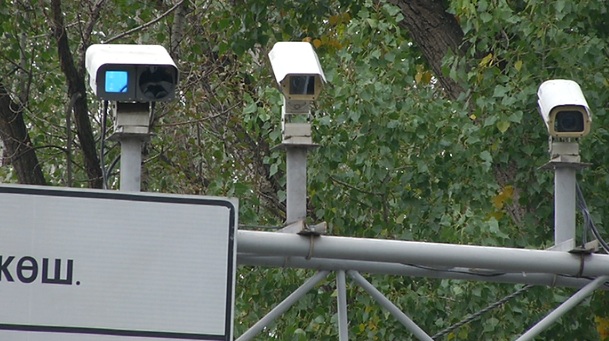 Видеокамеры против нарушителей ПДД заработали на линии БРТ в Алматы