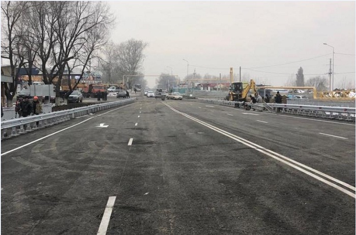 Мост через реку Аксай по улице Жандосова обновили в Алматы  
