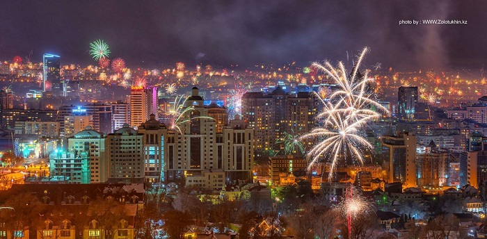 Сколько дней казахстанцы отдохнут на Новый год 
