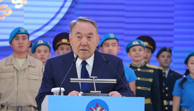 Нурсултан Назарбаев поздравил казахстанцев с Днем первого президента