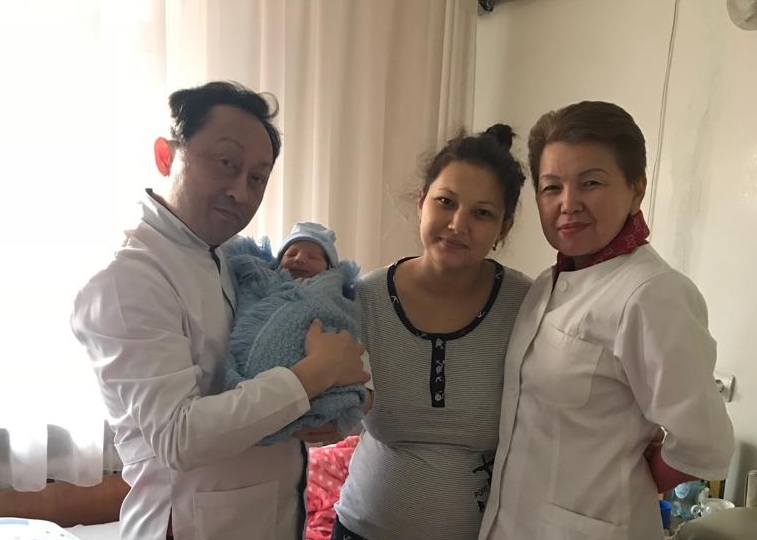 В Казахстане женщина дважды стала мамой после пересадки печени