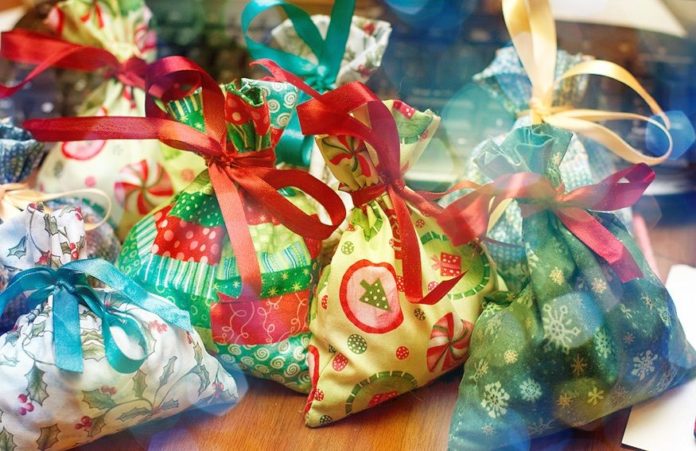 Какие конфеты в новогодних подарках могут быть опасны?