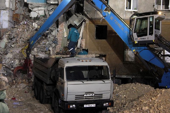 Число погибших при обрушении части дома в Магнитогорске возросло до 37