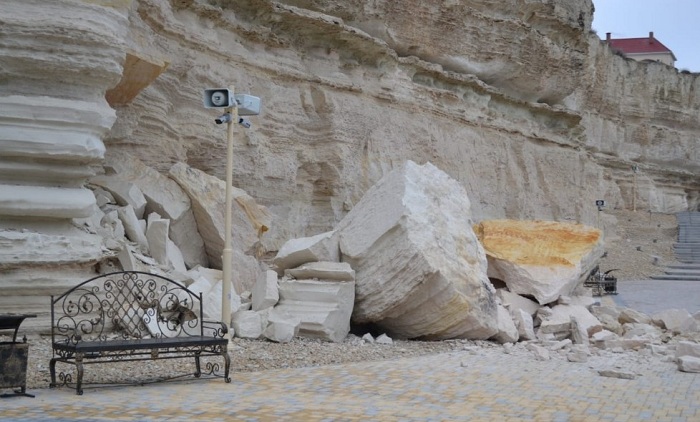 Каменный обвал произошел на Скальной тропе в Актау