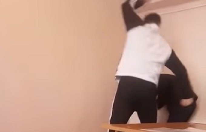 Преподаватель физкультуры избил студента в Жаркенте - видео появилось в Сети  