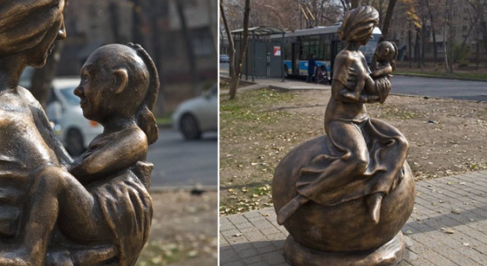 Создатели скульптуры "Мать и дитя" ответили на критику алматинцев 