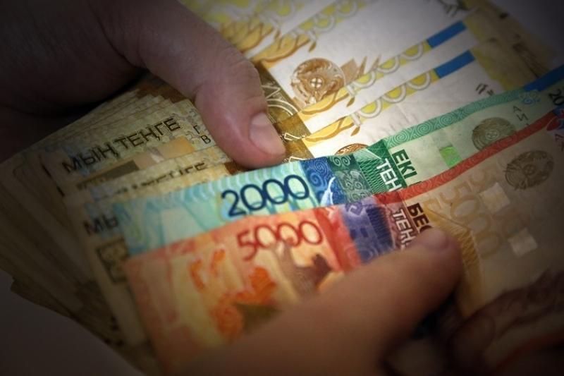 Алматылық зейнеткер еш себепсіз банкке миллион долларға жуық қарыз болып шықты