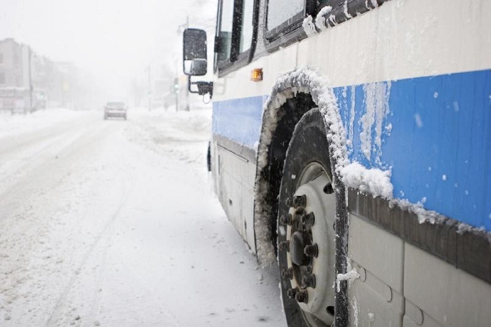 46 узбекистанцев едва не замерзли в автобусе в Актюбинской области 