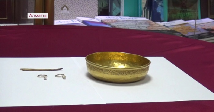 Ұлытаудан табылған алтын жәдігерлерге түркиялық ғалымдар назар аударды