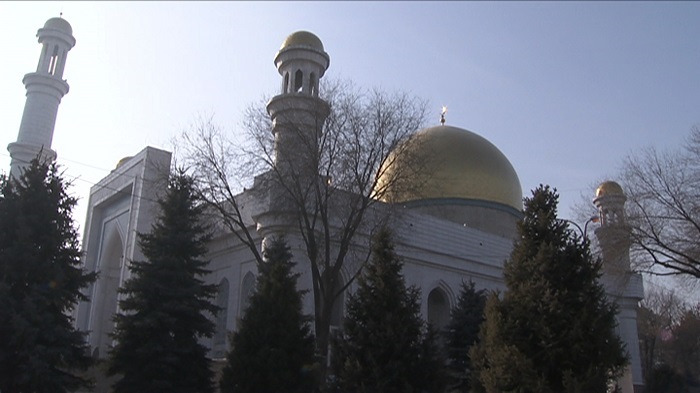 Ничего святого: карманники и воры орудуют в мечетях Алматы
