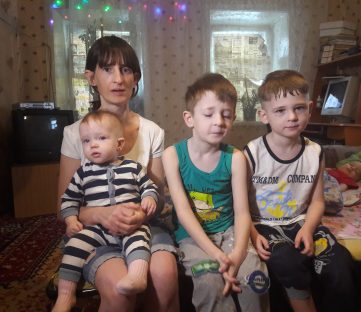 Многодетная мать 10 лет ждет жилье в Уральске 