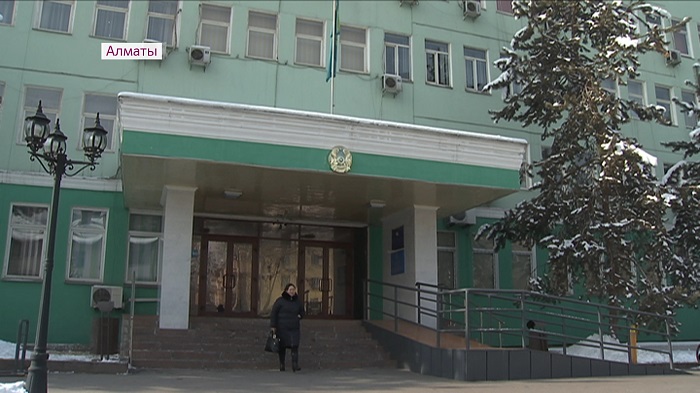 Алматыдағы 5 мыңға жуық мемқызметкердің жұмыс уақыты қатаң бақылауға алынған