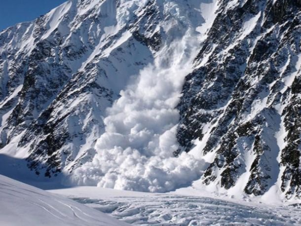 В горах близ Алматы сошли снежные лавины