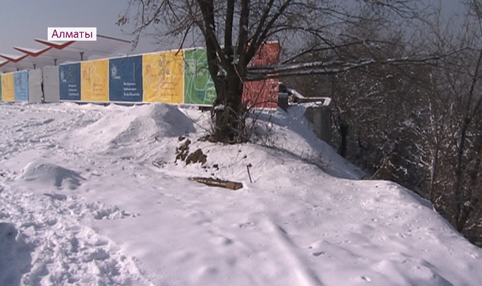 Опасное соседство: жители района Алматы боятся строительства АЗС рядом с домами 