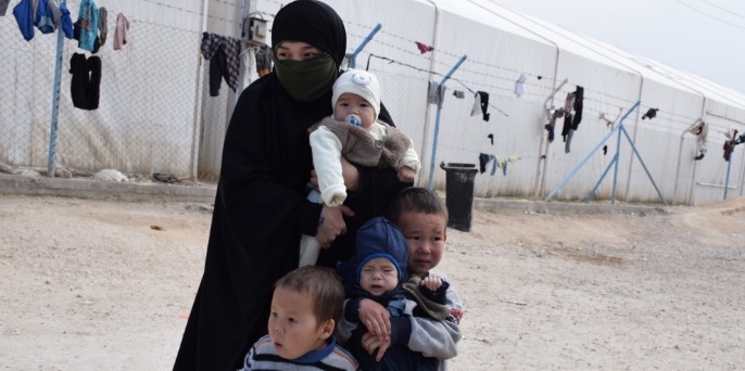 Ставшая женой боевика ИГ казашка хочет вернуться в Казахстан вместе с детьми  