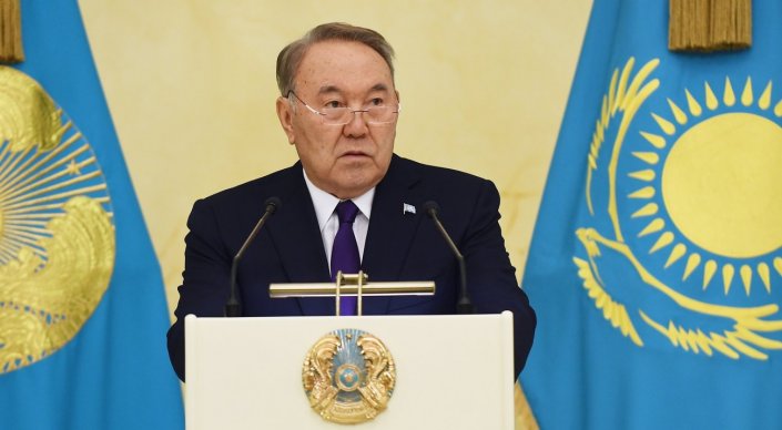 Нурсултан Назарбаев принимает участие в заседании Мажилиса 