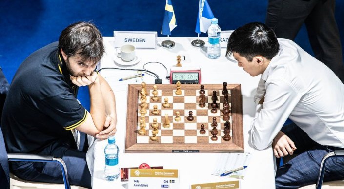 Сборная Казахстана одержала первую победу на ЧМ по шахматам в Астане 