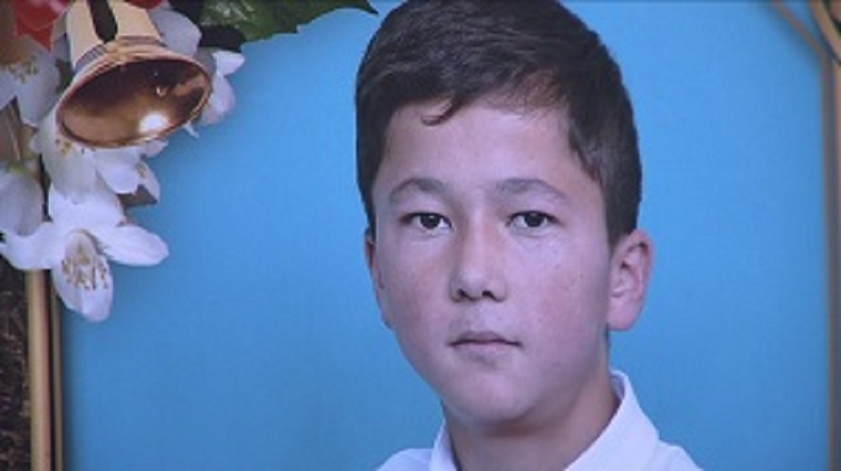«Шешең елдің қақырығын жуады»: Алматы облысында 9-сынып оқушысы асылып қалған