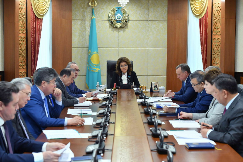 Д. Назарбаева провела первое заседание бюро Сената Парламента