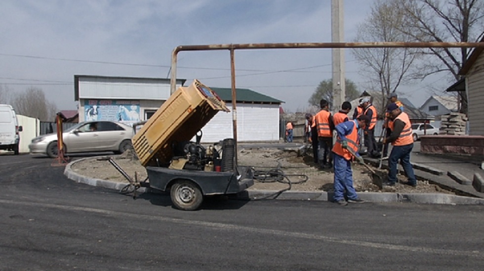 В районах Алматы продолжается мелкий и средний ремонт улиц