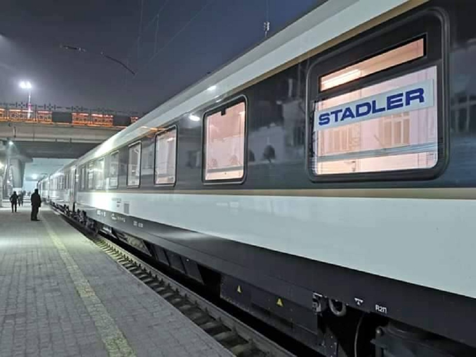 Фото нового поезда, снятые в Мангистауской области, появились в Сети 