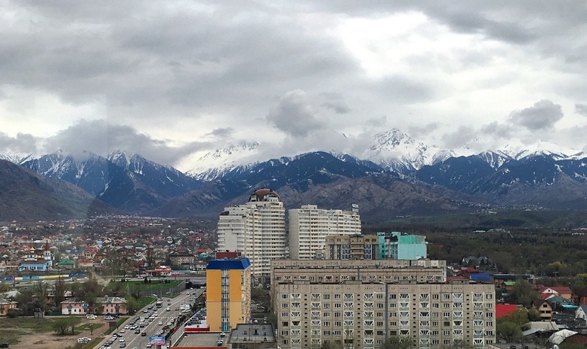 «Жол, балабақша және мектеп»: Бостандық ауданы тұрғындарын жиі мазалайтын проблемалар белгілі болды
