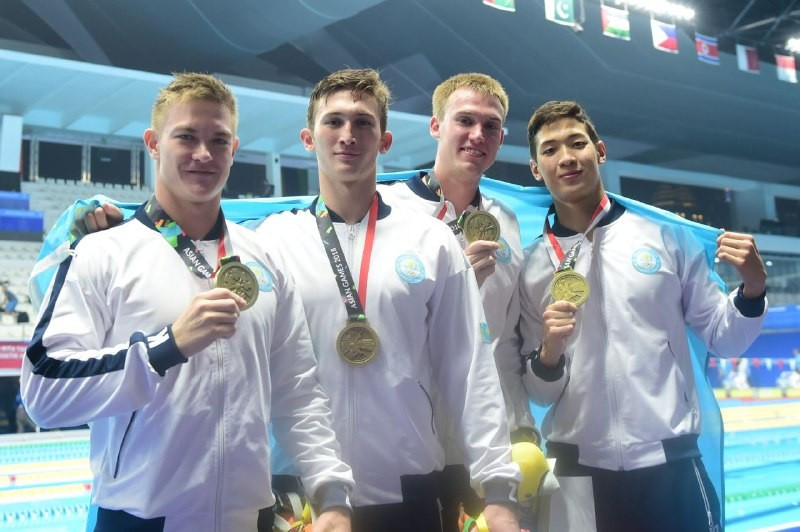 Казахстанских пловцов к Олимпиаде будет готовить легендарный тренер в США