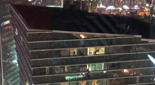 Девушка на 32-м этаже в Нур-Султане напугала жителей