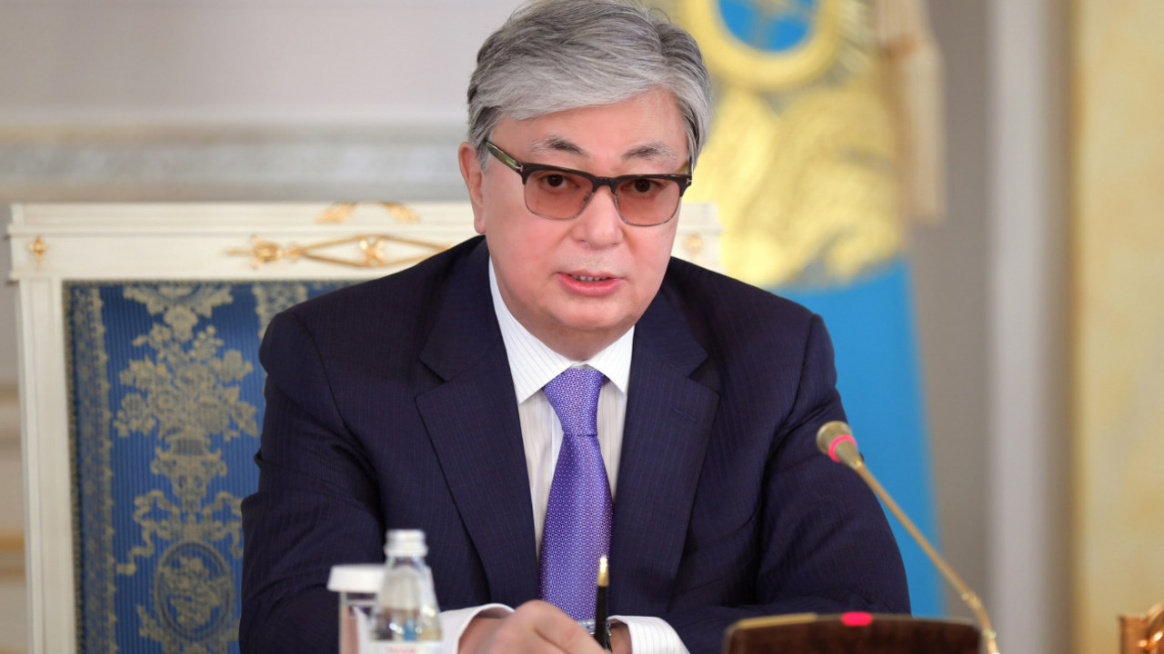 Токаев внимательно следит за развитием ситуации в Кыргызстане