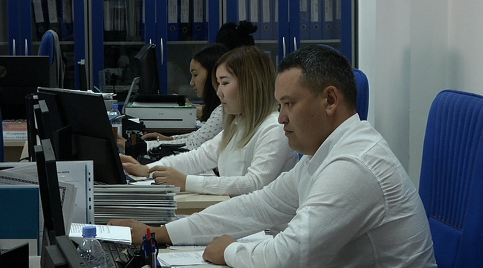 Молодым людям с высшим образованием предлагают обучиться востребованным профессиям в Алматы