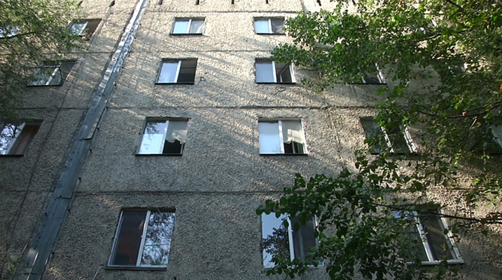 Скандал в КазНИТУ имени Сатпаева - преподавателей выселяют из общежитий