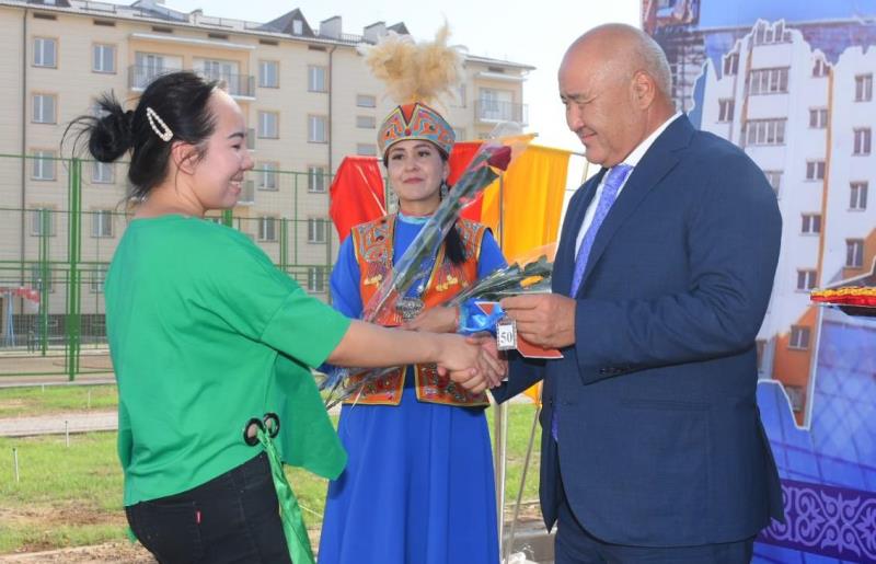 В Туркестане 660 семей получили квартиры в канун Дня Конституции  