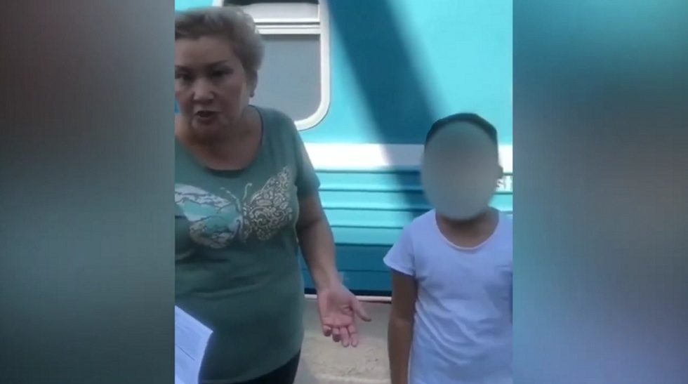 Ребенка сняли с поезда из-за ошибки кассира в Алматы