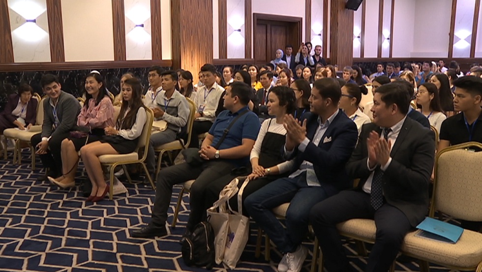 В Алматы прошла встреча более 200 молодых людей 