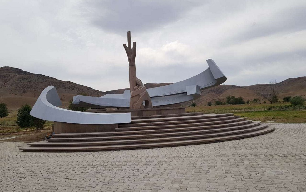 Памятник жертвам наводнения в Кызылагаше восстановили