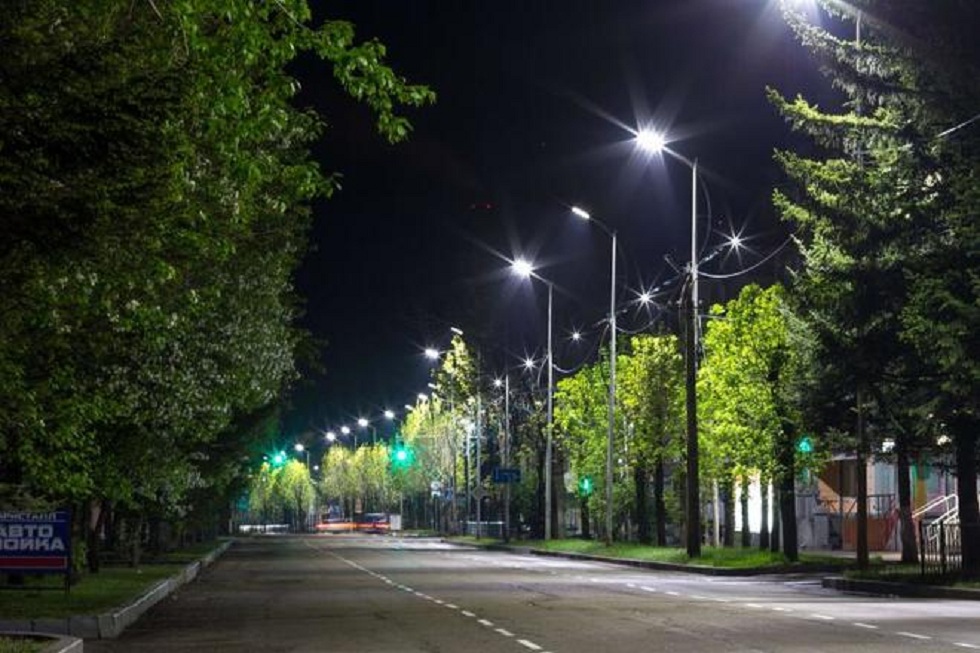  На 121 улице Алматы завершено строительство около 140 км линий наружного освещения 